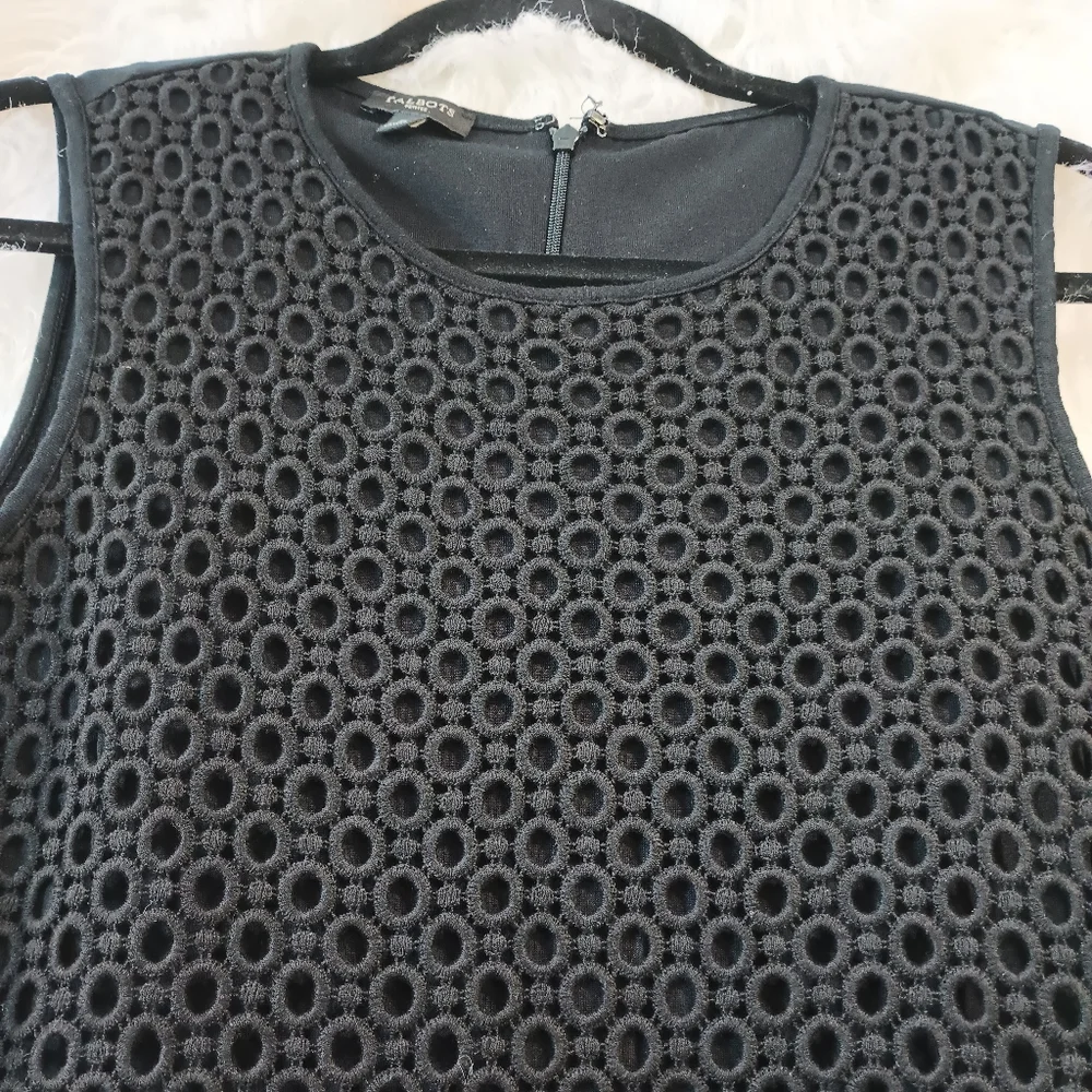 Talbots Petites Black Sleeveless Crochet Front Circle Design Tank Top Size SP - Picture 7 of 11
